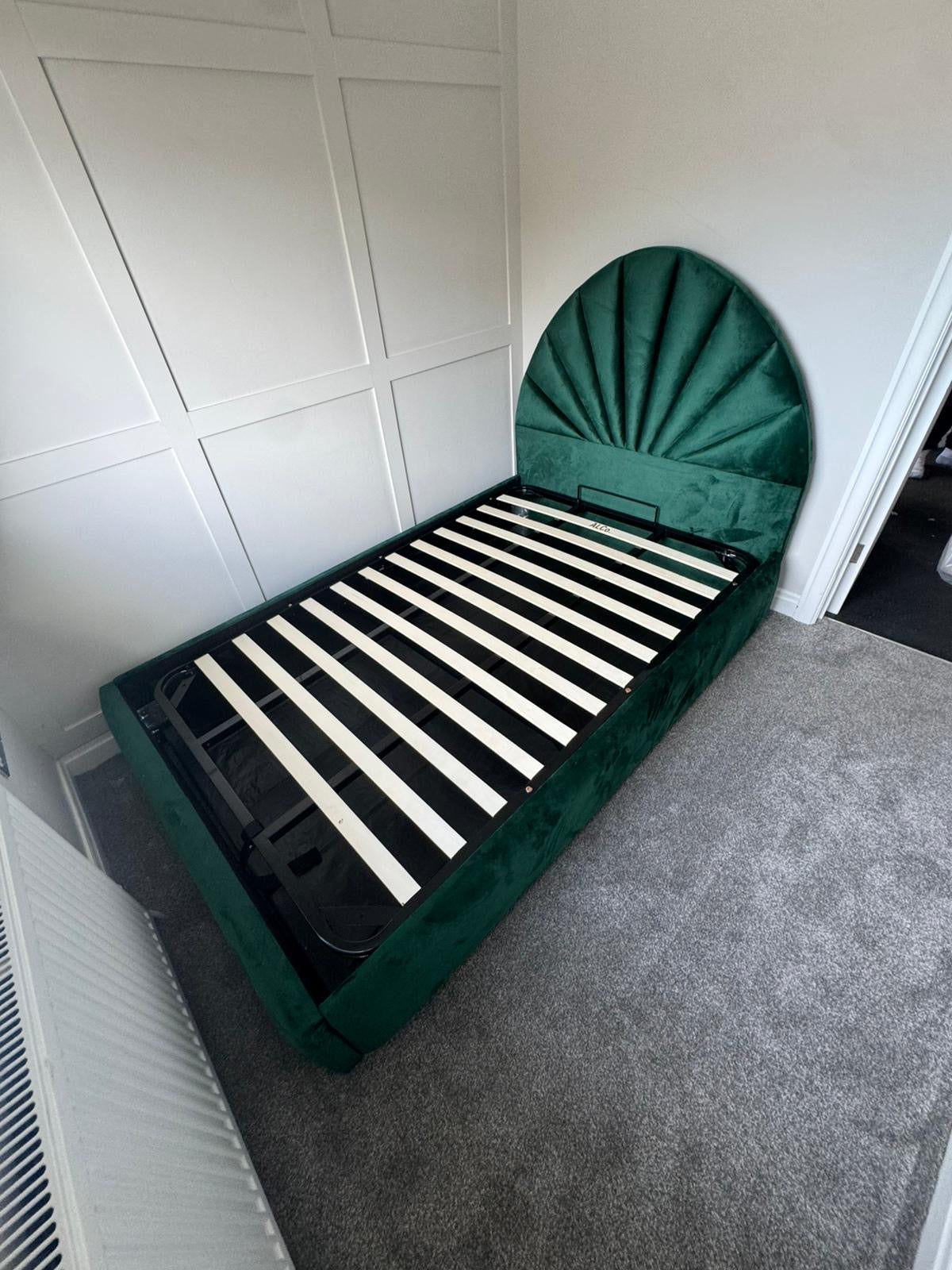 Molly Sunrise Bed