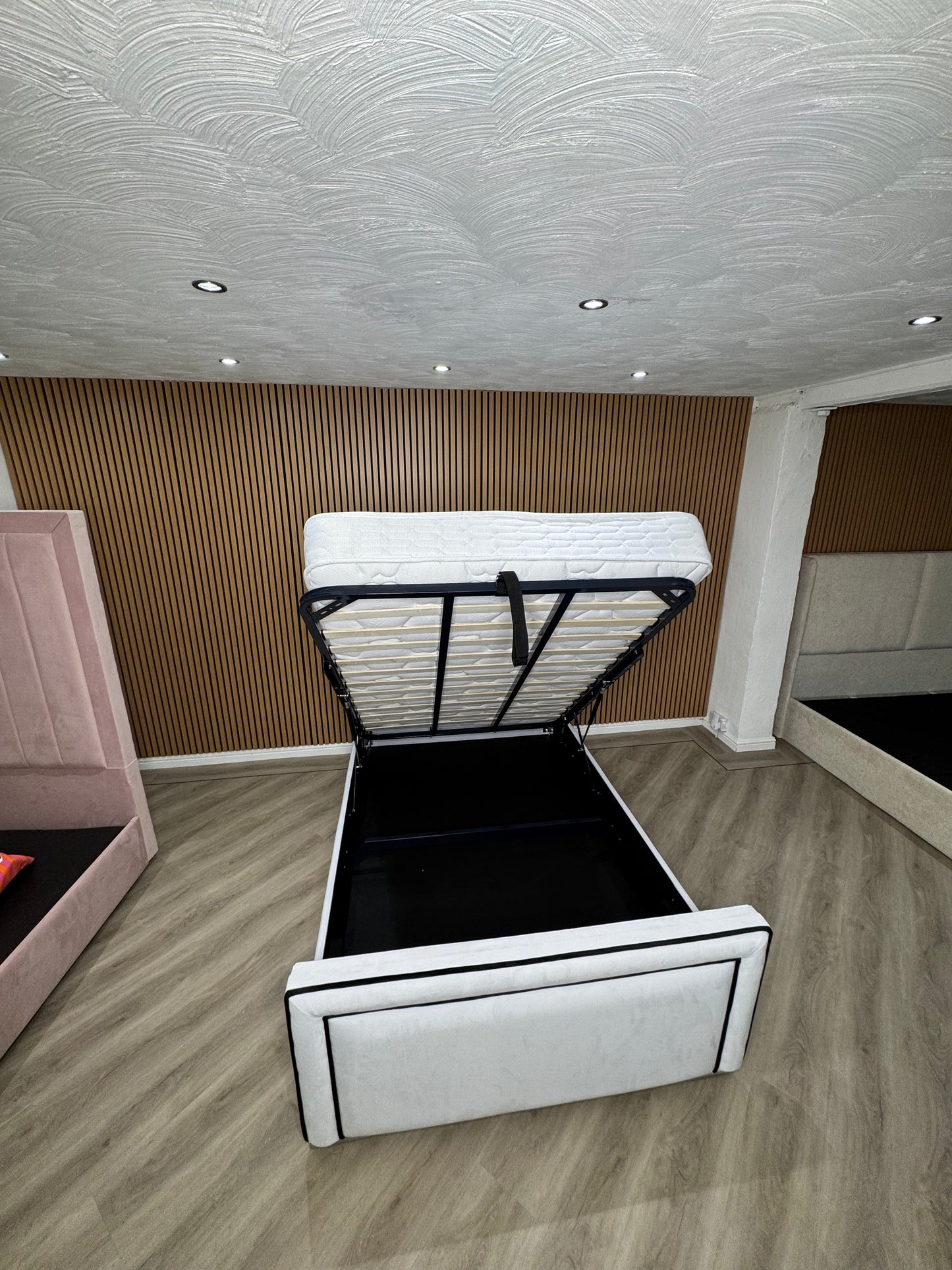 Melody Bed