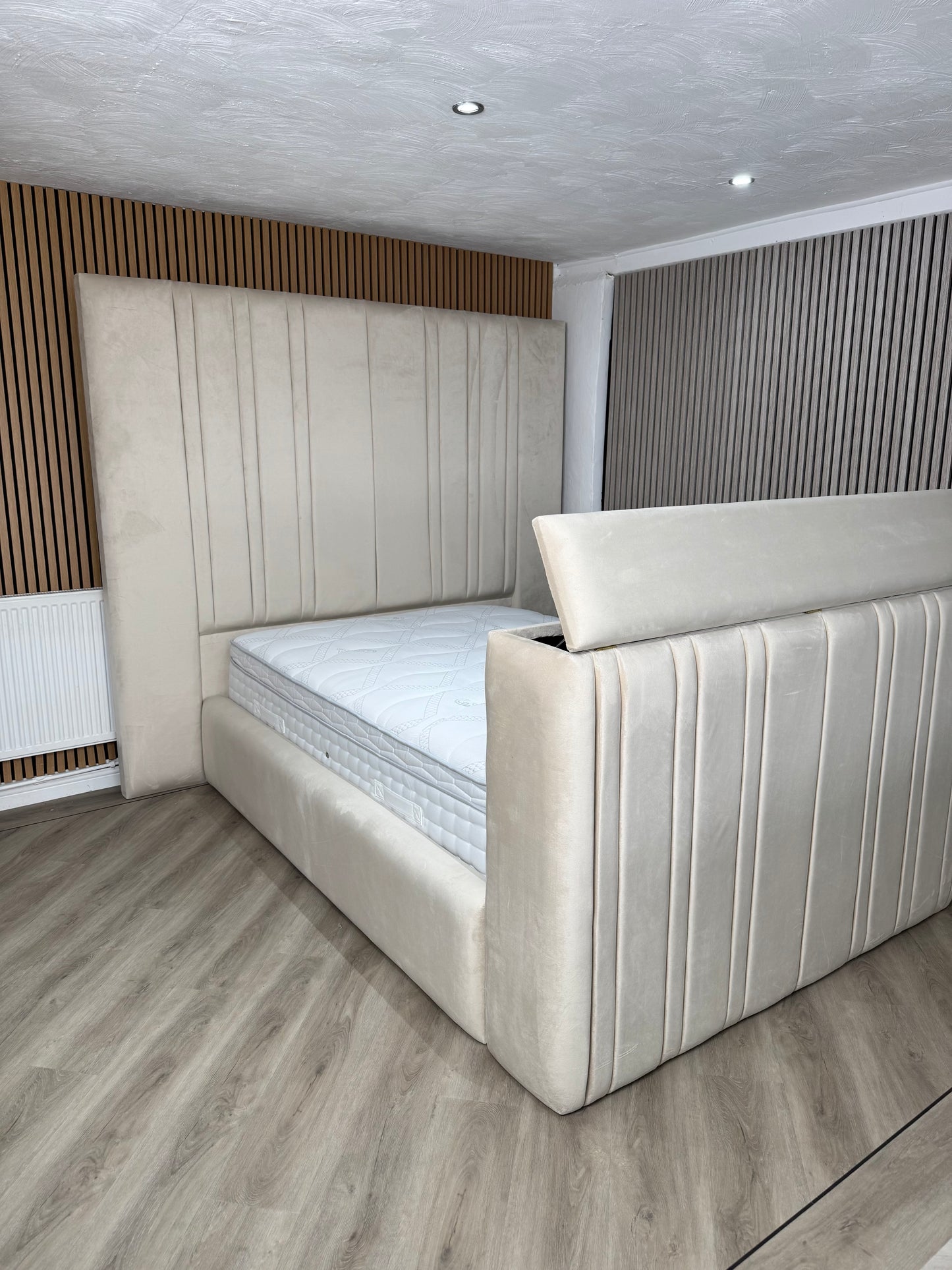 Paige TV Bed